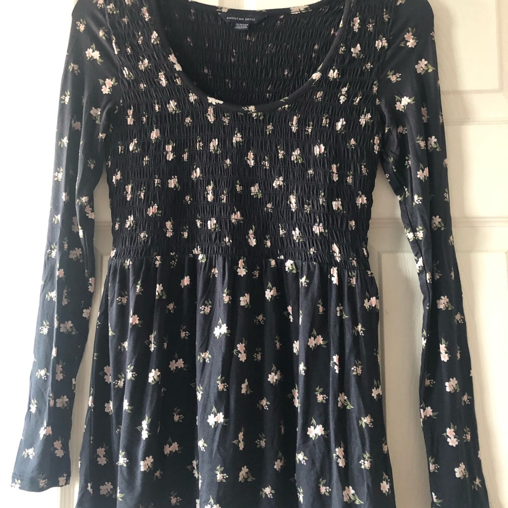 XS Black Floral American Eagle Top
